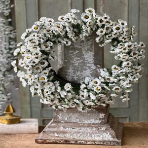 22" Fairchild Daisy Wreath