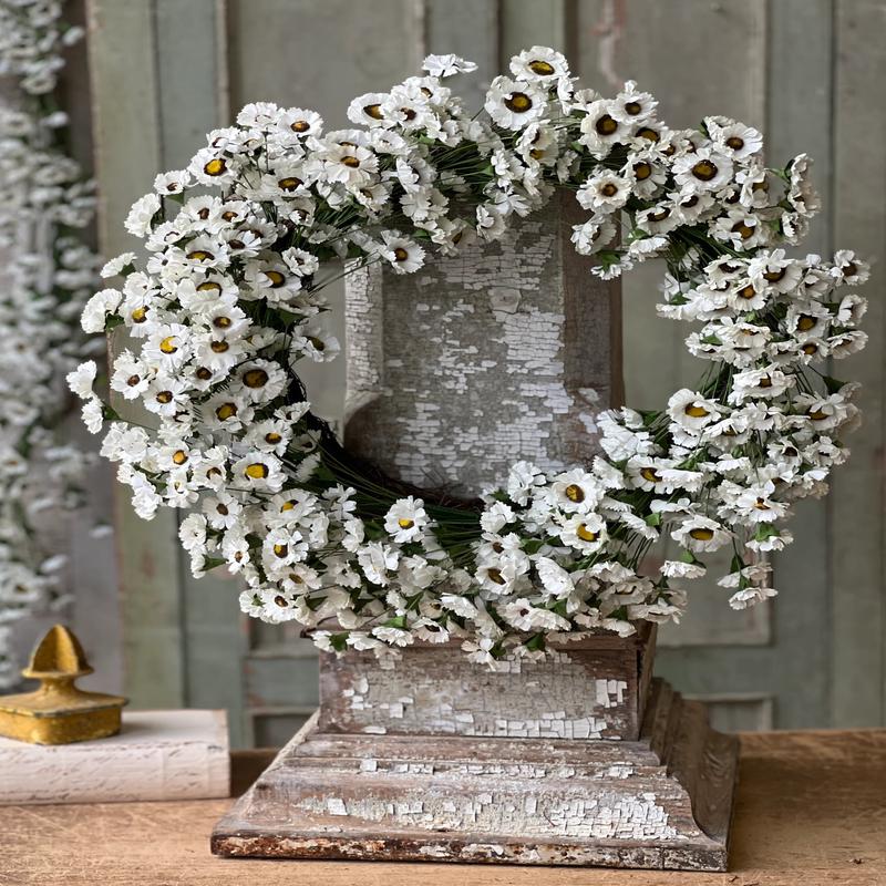 22" Fairchild Daisy Wreath