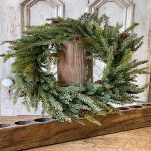 22" White Spruce Wreath