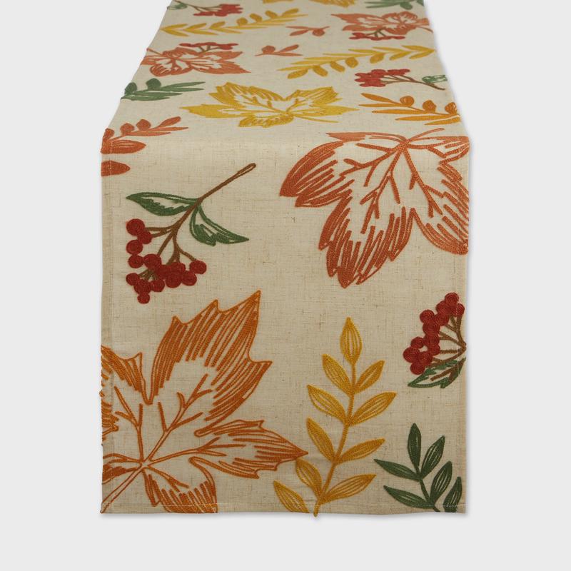 Scatter Leaves Table Runner