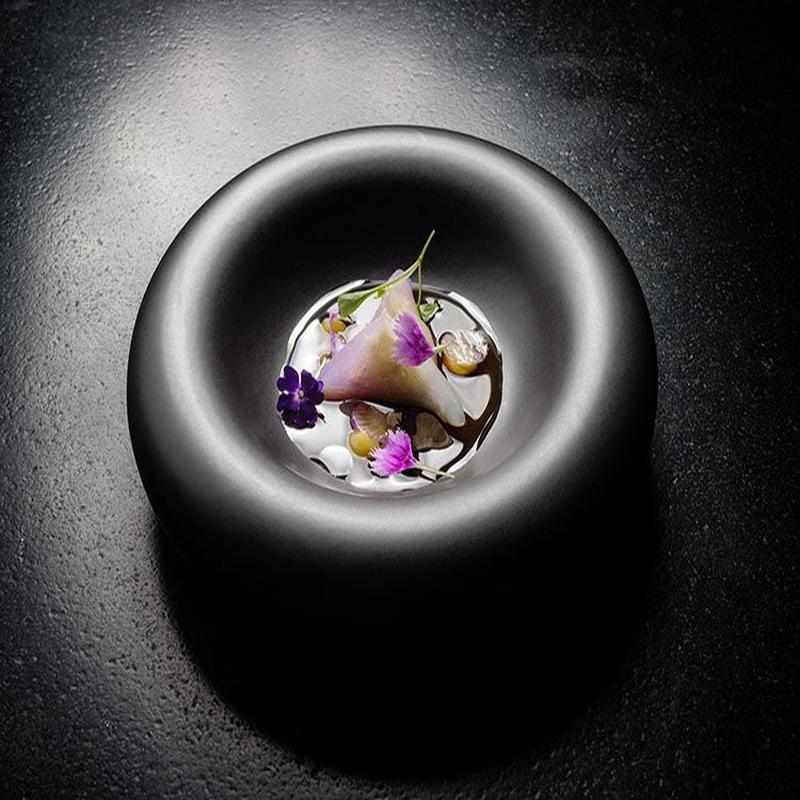 Night Gourmet Podium Dish