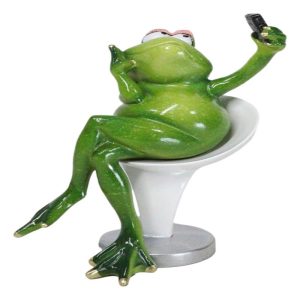 Green Queen Diva Lady Frog Taking Selfie Seated On Salon Chair Figurine 7"H