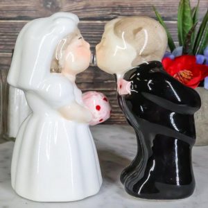Ebros Romantic Bridal Wedding Kissing Bride And Groom Magnetic Salt Pepper Shakers Set