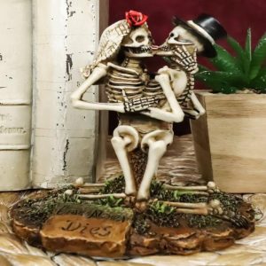 Ebros Love Never Dies Wedding Skeleton Hot Couple Making Out Statue 4.5" Tall Day of The Dead Decorative Valentine Skeleton Lovers Kissing Figurine