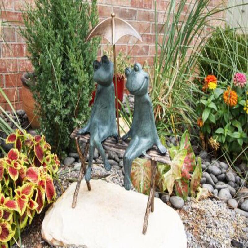Ebros Verdi Green Aluminum Two Lover Frogs Under Umbrella Garden Statue 18"H