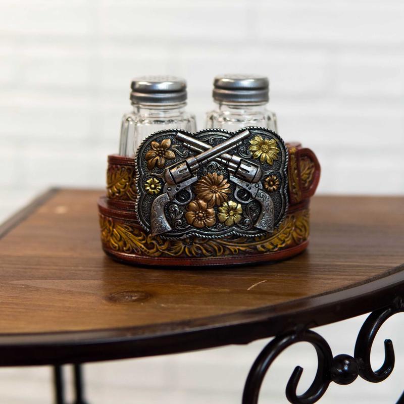 Western Revolver Six Shooter Pistols On Belt Buckle Salt And Pepper Shakers Set