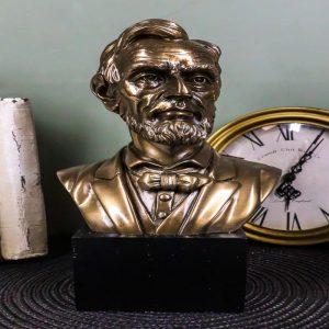 Great United States of America 16th President Abraham Lincoln Bust Figurine