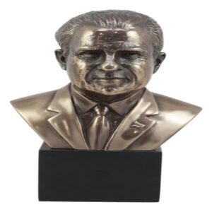 United States President Richard Nixon Bust Figurine 9"H Political Memorabilia