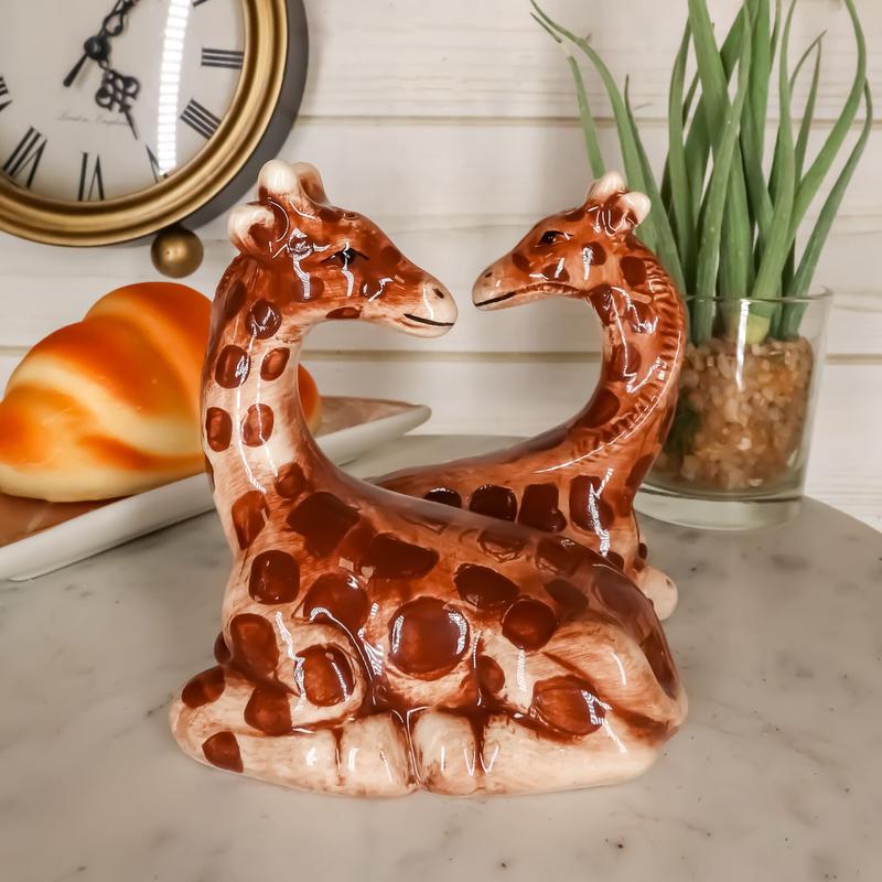 Zoo Safari Giraffe Lovers Ceramic Magnetic Salt Pepper Shakers Set Figurines