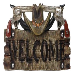 Rustic Western Cowboy Hat With Dual Pistols Welcome Sign Wall Decor Plank