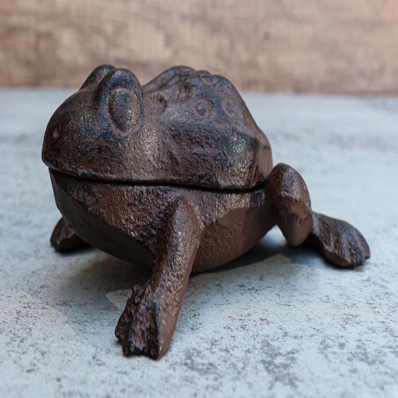 Rustic Vintage Cast Iron Garden Frog Toad Decorative Key Box Small Figurine