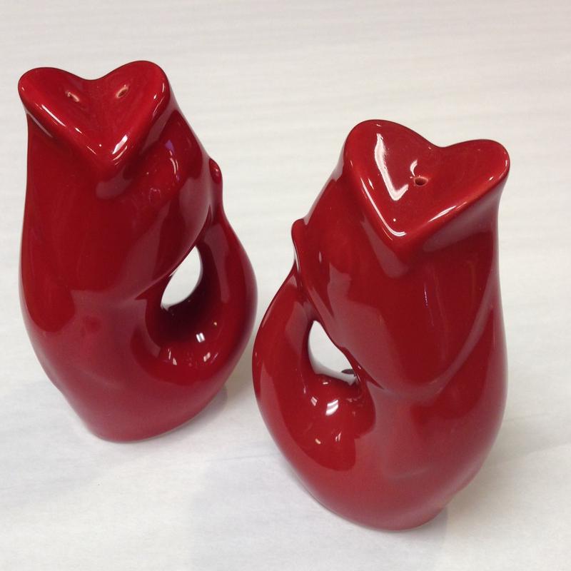 Gurgle Pot Salt and Pepper Set Bright Red