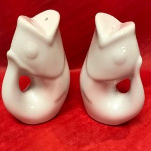 Gurgle Pot Salt and Pepper Set White