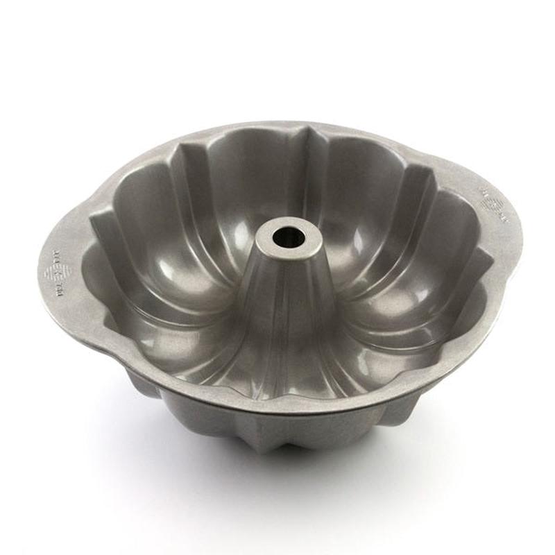 USA Pan Fluted Tube (Bundt) Pan