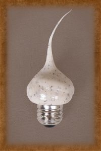 Vickie Jean's Primitives Cookies and Cream Scented Bulb